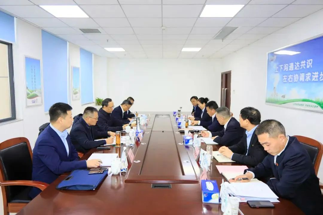 省政府國資委黨委書記、主任李濤一行到花花牛乳業(yè)集團(tuán)調(diào)研 省政府國資委黨委書記、主任李濤一行到花花牛乳業(yè)集團(tuán)調(diào)研