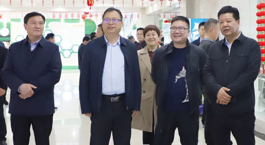 花花牛丨駐馬店市遂平縣政協(xié)黨組書記、主席張衛(wèi)東一行蒞臨花花牛魯山瑞亞牧場參觀 花花牛丨駐馬店市遂平縣政協(xié)黨組書記、主席張衛(wèi)東一行蒞臨花花牛魯山瑞亞牧場參觀