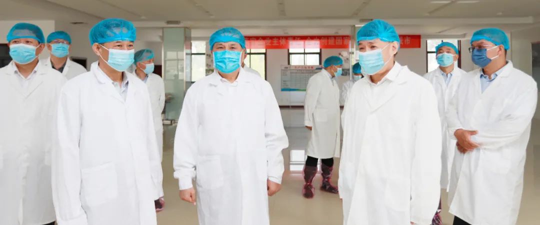 快訊丨河南省人民政府副省長(zhǎng)武國(guó)定蒞臨花花牛乳業(yè)集團(tuán)瑞亞牧業(yè)調(diào)研奶源基地建設(shè)情況 快訊丨河南省人民政府副省長(zhǎng)武國(guó)定蒞臨花花牛乳業(yè)集團(tuán)瑞亞牧業(yè)調(diào)研奶源基地建設(shè)情況