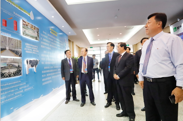 花花牛亮相中國奶業(yè)20強呼倫貝爾峰會，共話中國奶業(yè)振興！