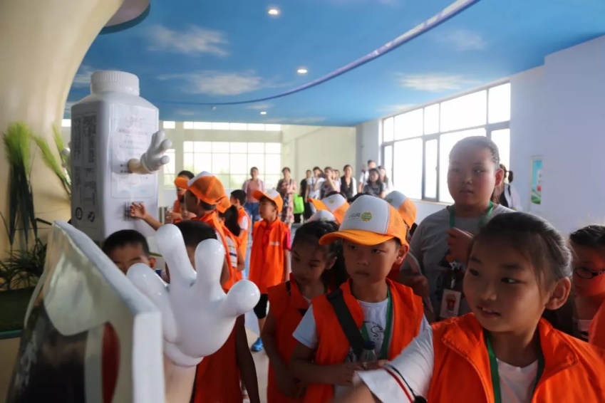 花花牛落實食品安全企業主體責任 積極踐行振興中國奶業 花花牛落實食品安全企業主體責任 積極踐行振興中國奶業