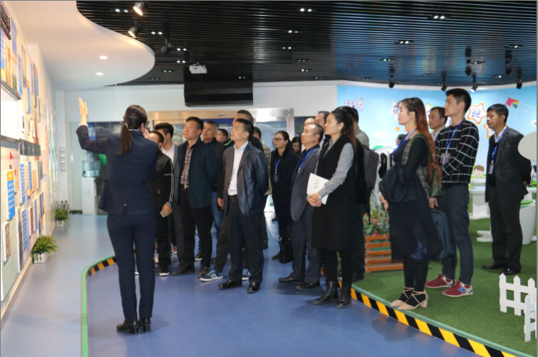 商界領袖俱樂部精英參訪花花牛! 商界領袖俱樂部精英參訪花花牛!