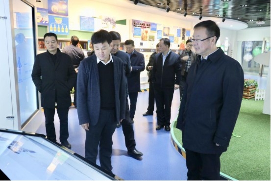 寧夏回族自治區(qū)農(nóng)業(yè)農(nóng)村廳黨組書記、廳長(zhǎng)王剛一行蒞臨花花牛乳業(yè)集團(tuán)調(diào)研